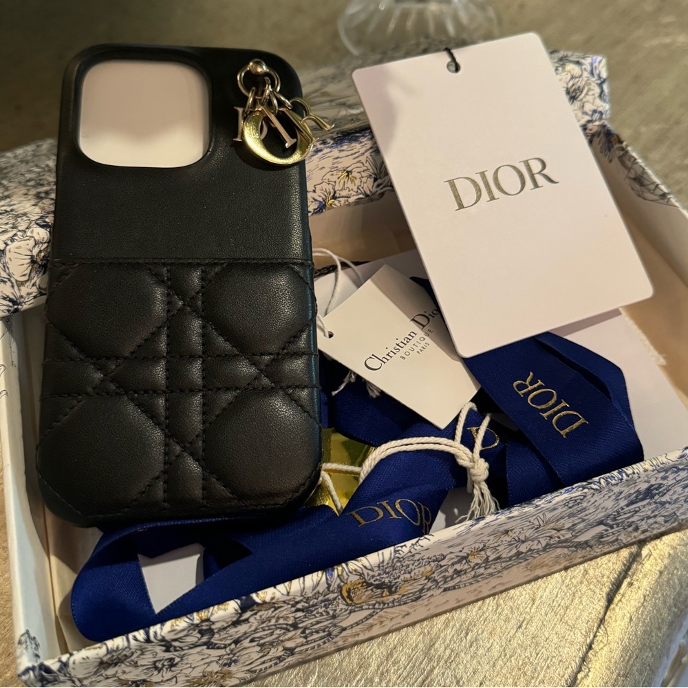 Lady Dior Cover for iPhone 14 in 
Black Cannage Lambskin